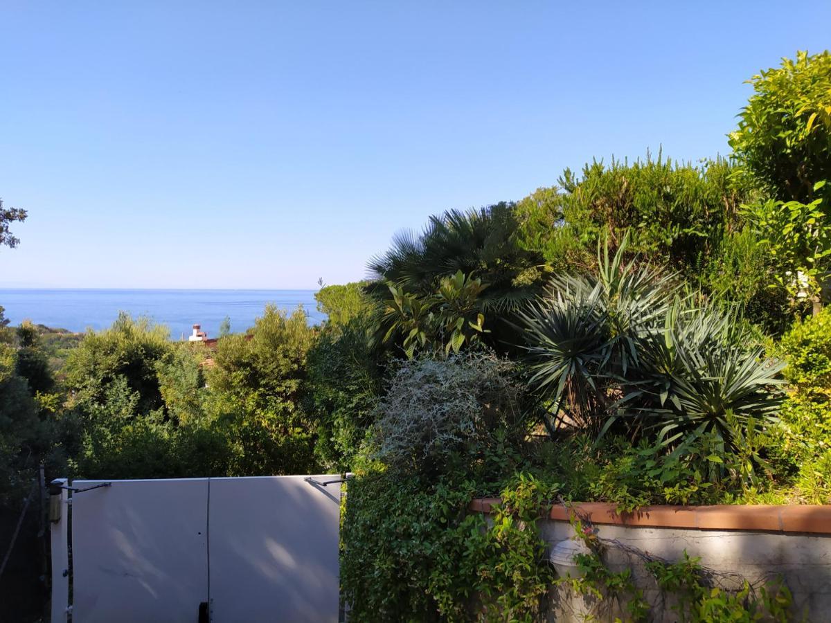 Vila Tra Mare E Bosco Nella Splendida Quercianella Exteriér fotografie