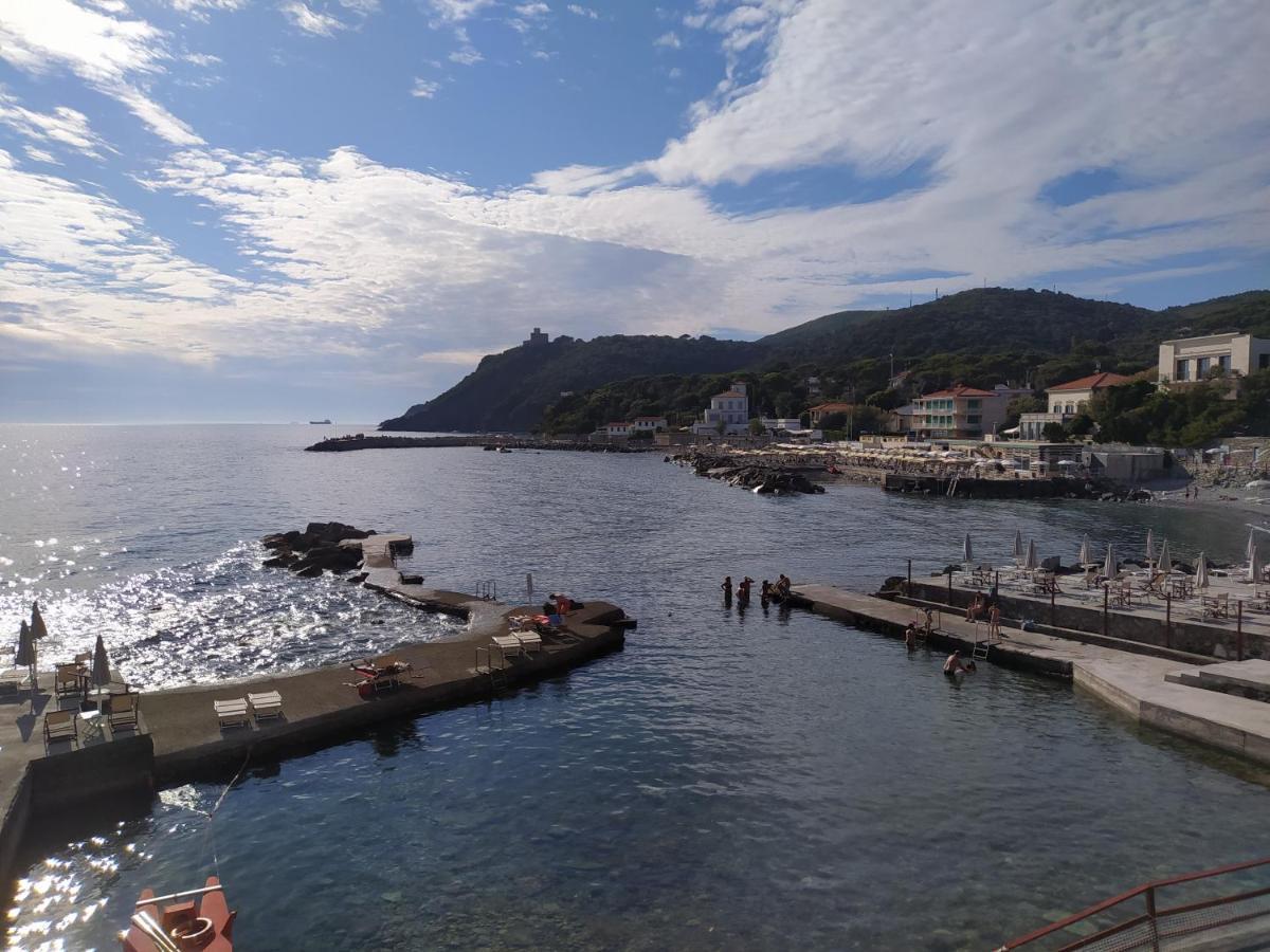 Vila Tra Mare E Bosco Nella Splendida Quercianella Exteriér fotografie